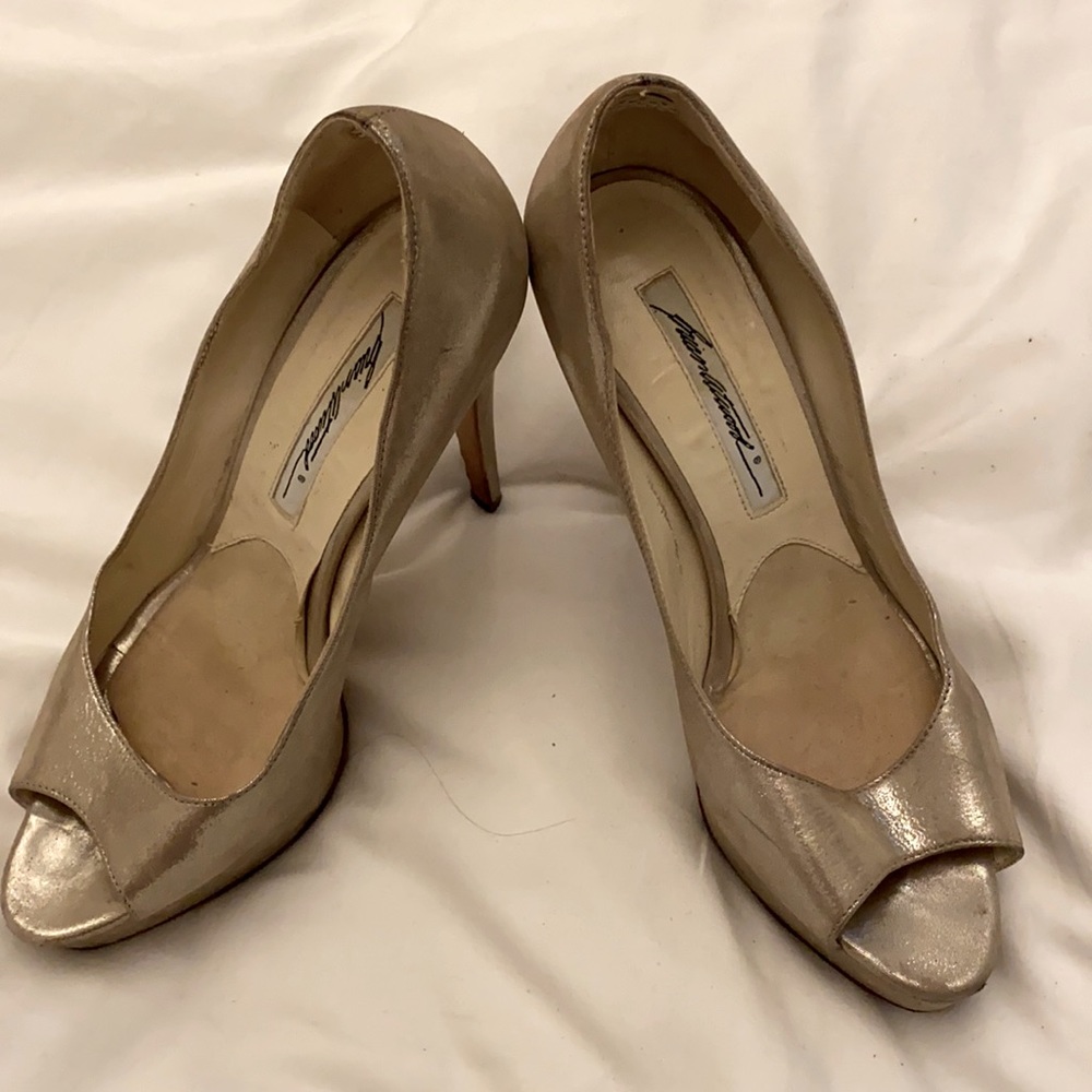 Brian Atwood peep toe pumps in metallic gold size 36.5